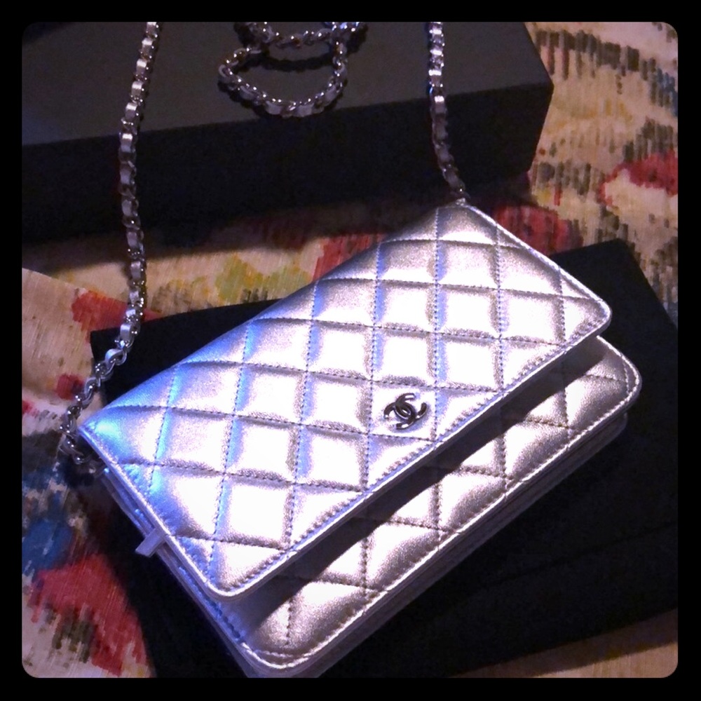 Silver Chanel